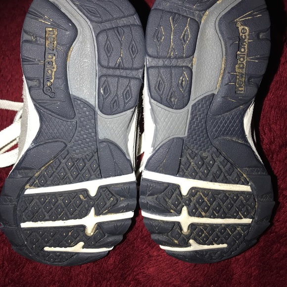 New balance - Picture 1 of 3